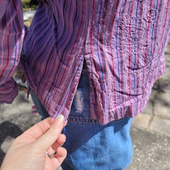 Columbia Purple Striped Button-Down Shirt w/ Floral Embroidery & Tie Sleeves Sm. - Picture 4 of 16